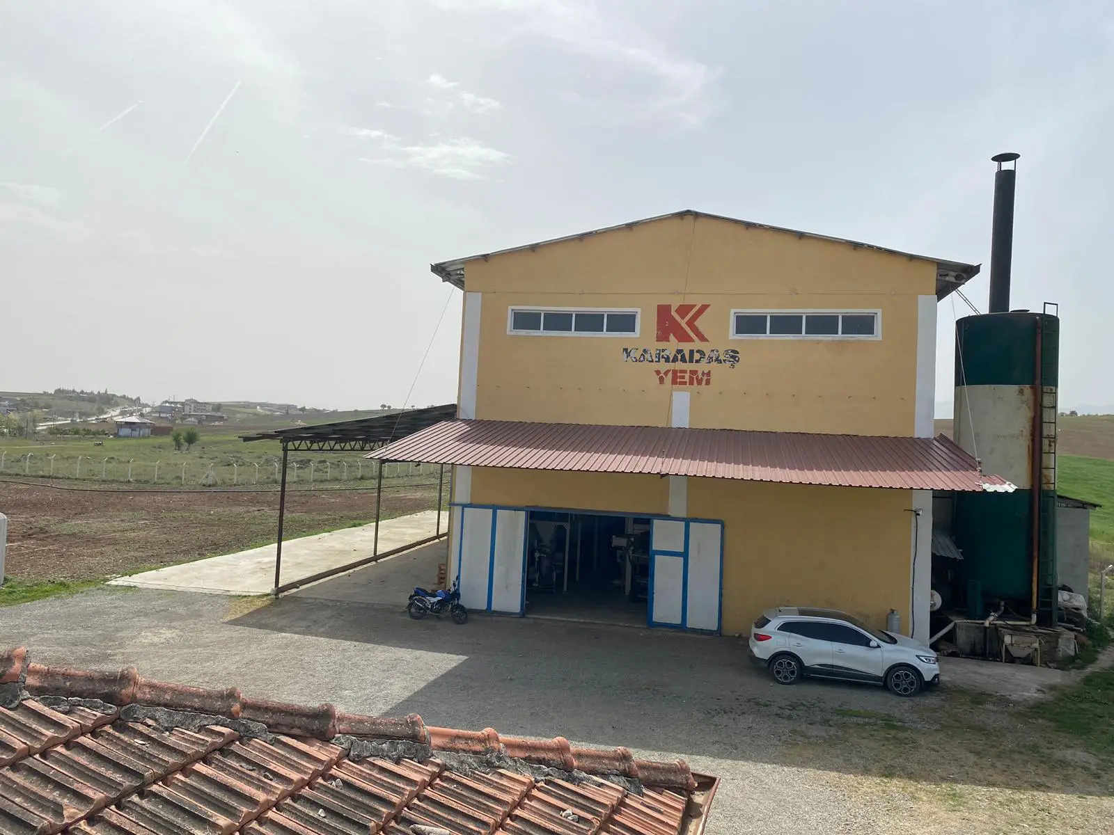 KARADAŞ BESİCİLİK ve YEM ÜRETİM FABRİKASI